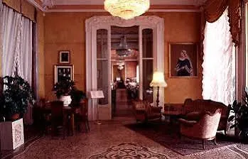Lido Palace
